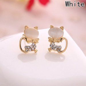 Sweet Kitten Moonstone Earrings - White